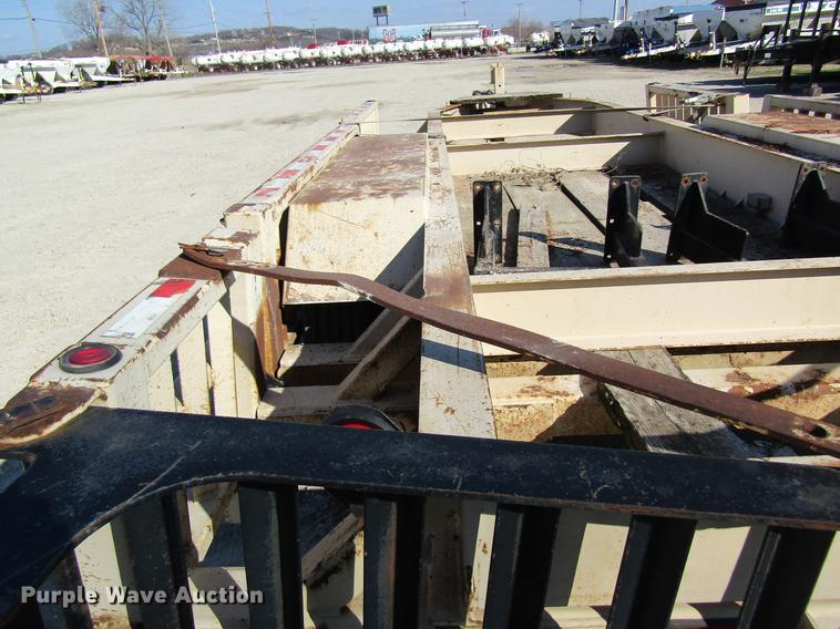 image for item DC4461 1999 Behnke sprayer trailer