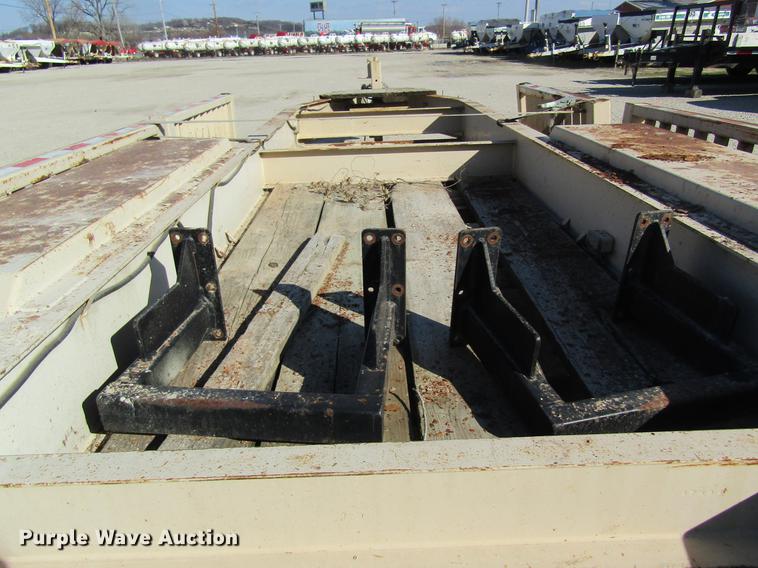 image for item DC4461 1999 Behnke sprayer trailer