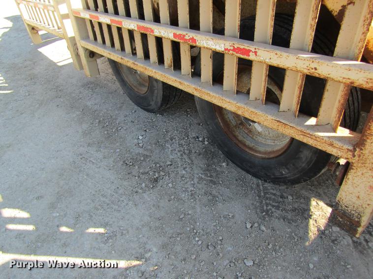 image for item DC4461 1999 Behnke sprayer trailer