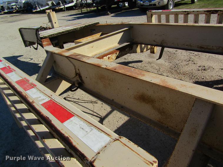 image for item DC4461 1999 Behnke sprayer trailer