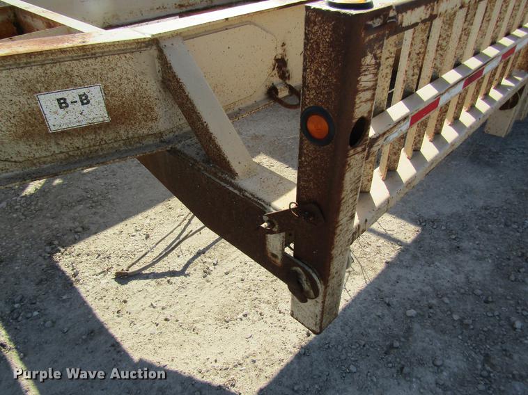 image for item DC4461 1999 Behnke sprayer trailer