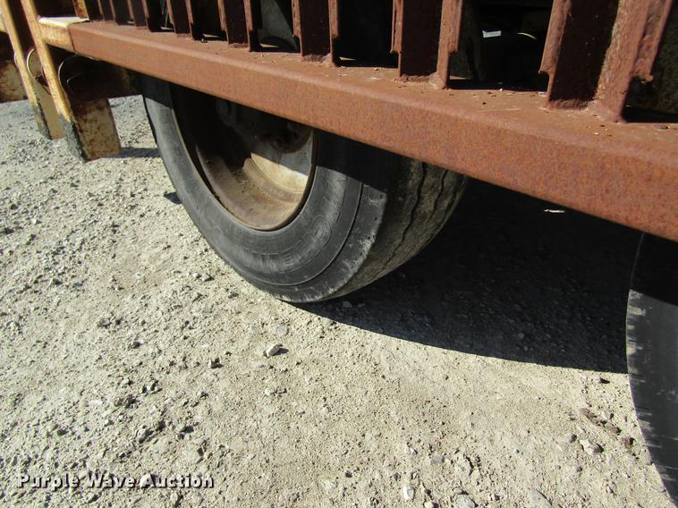 image for item DC4461 1999 Behnke sprayer trailer