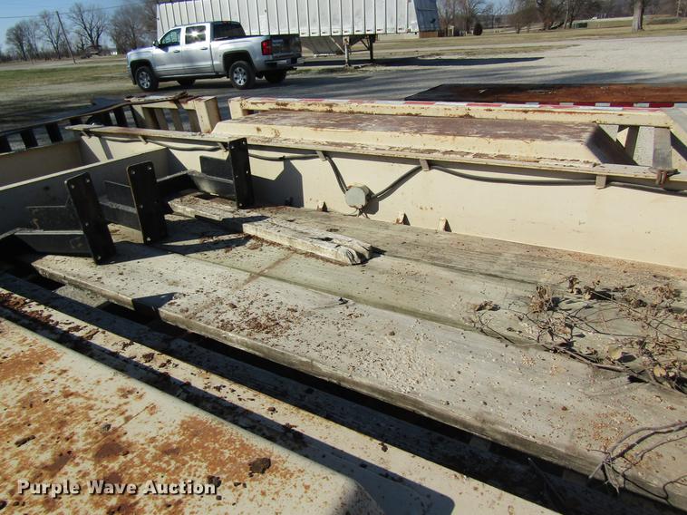 image for item DC4461 1999 Behnke sprayer trailer