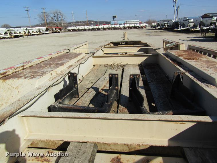 image for item DC4461 1999 Behnke sprayer trailer