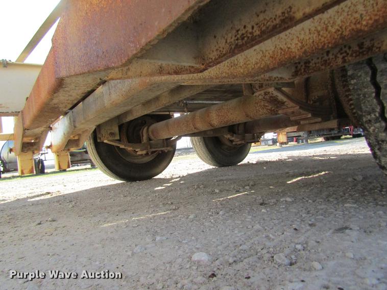 image for item DC4461 1999 Behnke sprayer trailer