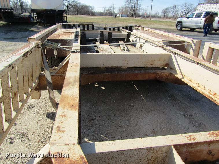 image for item DC4461 1999 Behnke sprayer trailer