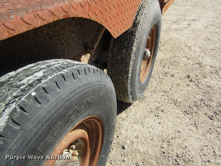 image for item DC4463 1998 Mitsubishi Motor utility trailer