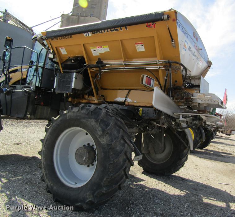 image for item DC4484 2013 Ag-Chem RoGator RG1100 self-propelled dry spreader applicator