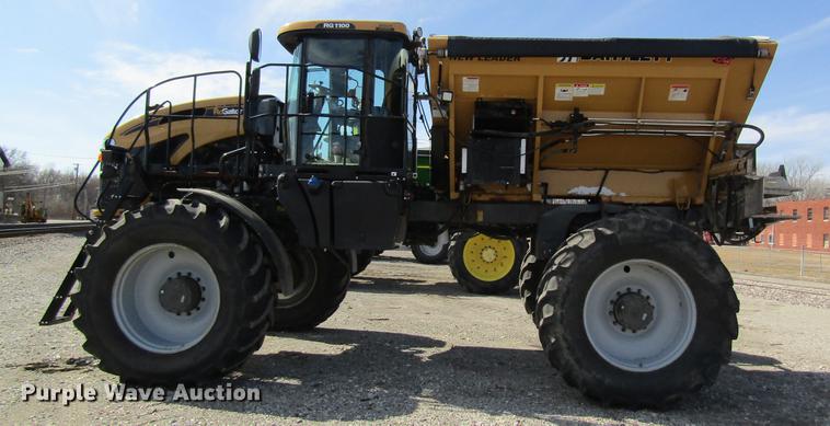 image for item DC4484 2013 Ag-Chem RoGator RG1100 self-propelled dry spreader applicator