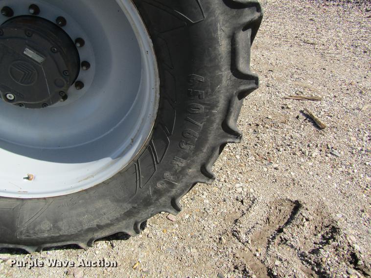 image for item DC4484 2013 Ag-Chem RoGator RG1100 self-propelled dry spreader applicator