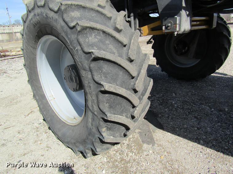 image for item DC4484 2013 Ag-Chem RoGator RG1100 self-propelled dry spreader applicator