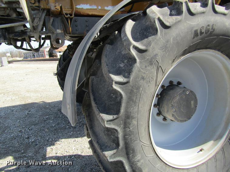 image for item DC4484 2013 Ag-Chem RoGator RG1100 self-propelled dry spreader applicator