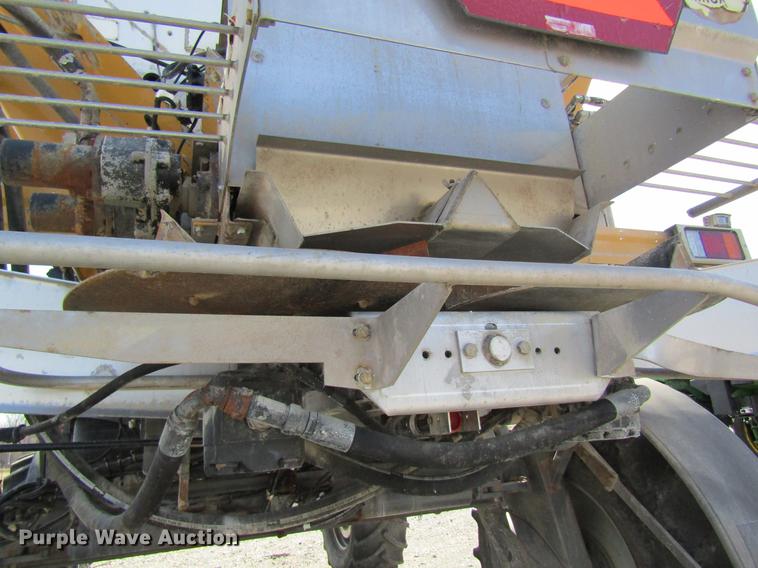 image for item DC4484 2013 Ag-Chem RoGator RG1100 self-propelled dry spreader applicator