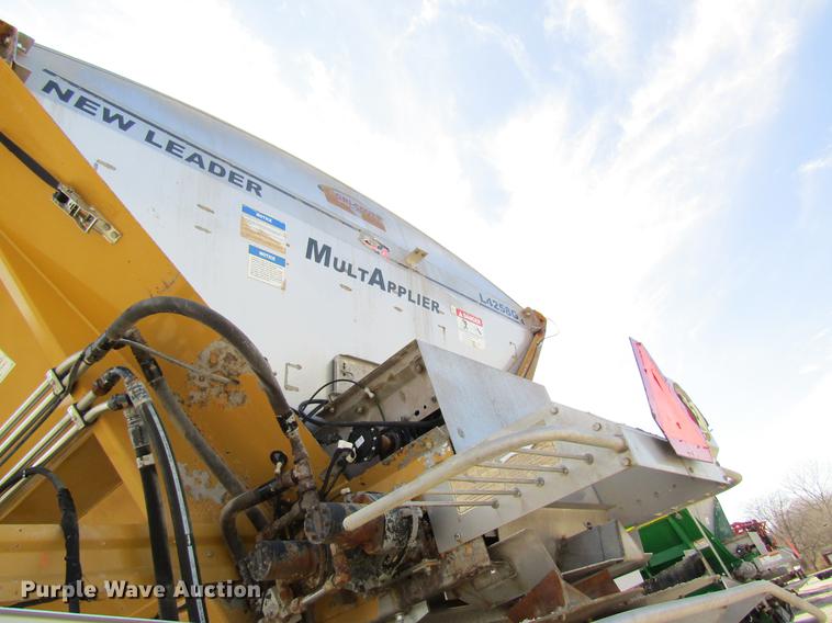 image for item DC4484 2013 Ag-Chem RoGator RG1100 self-propelled dry spreader applicator