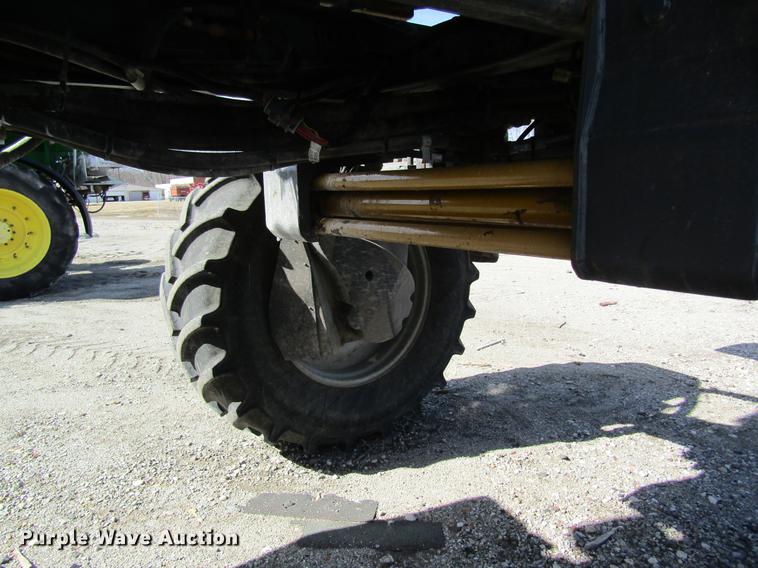 image for item DC4484 2013 Ag-Chem RoGator RG1100 self-propelled dry spreader applicator