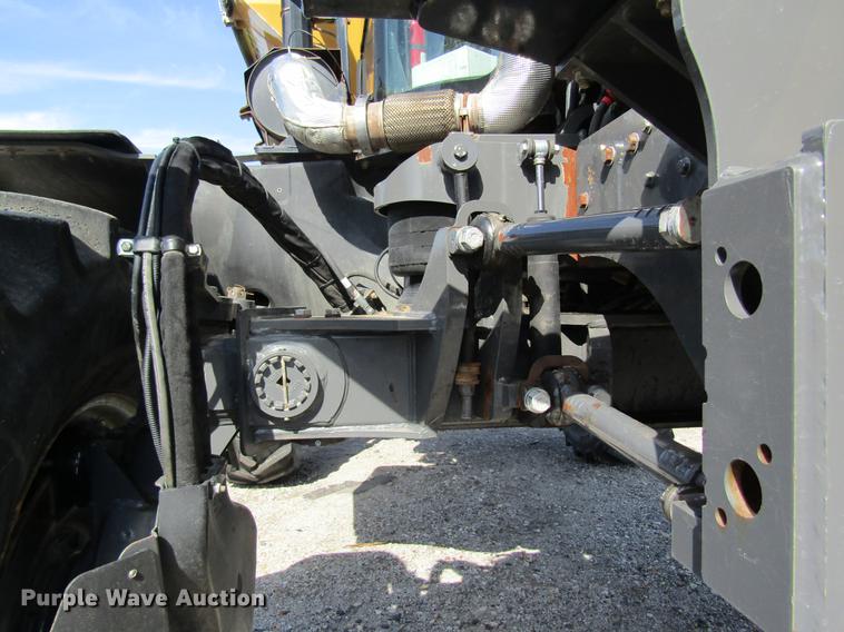 image for item DC4484 2013 Ag-Chem RoGator RG1100 self-propelled dry spreader applicator