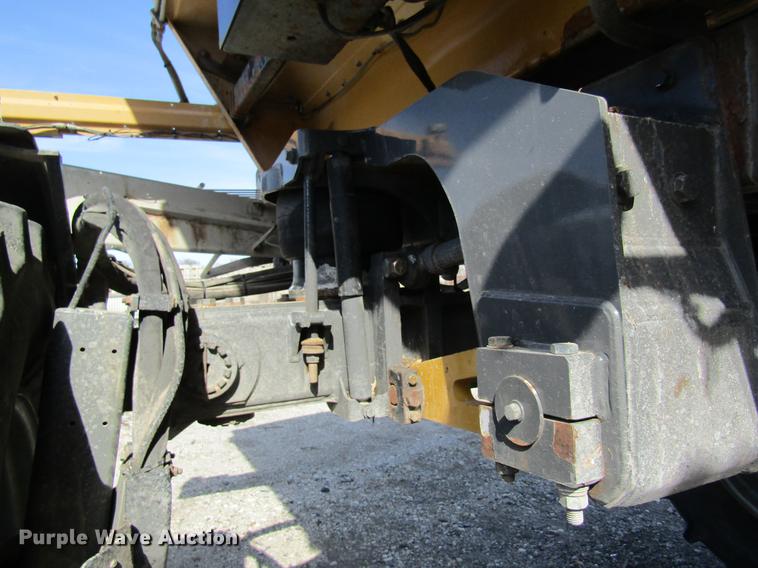 image for item DC4484 2013 Ag-Chem RoGator RG1100 self-propelled dry spreader applicator