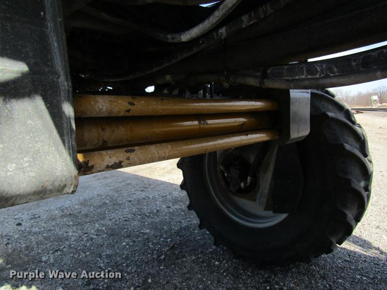 image for item DC4484 2013 Ag-Chem RoGator RG1100 self-propelled dry spreader applicator