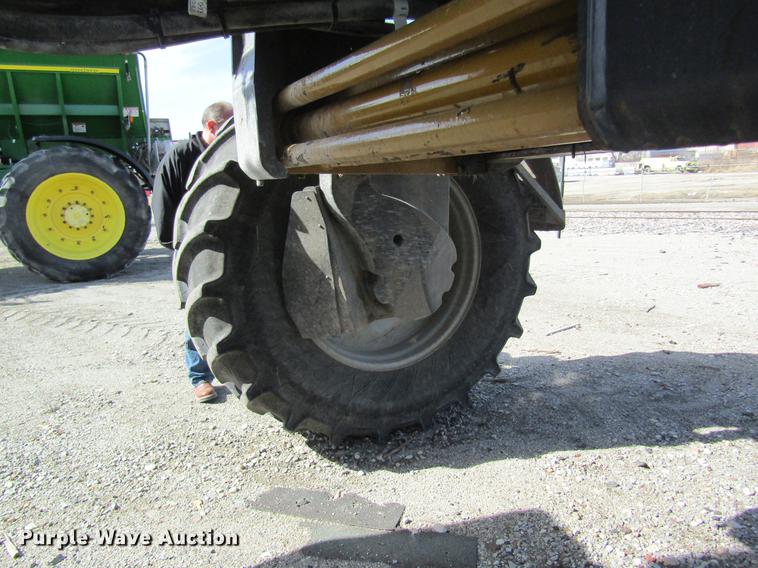 image for item DC4484 2013 Ag-Chem RoGator RG1100 self-propelled dry spreader applicator