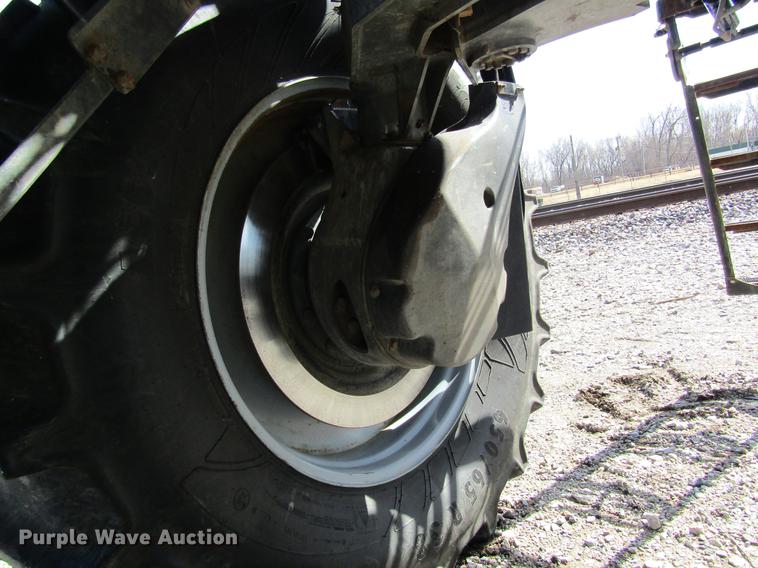 image for item DC4484 2013 Ag-Chem RoGator RG1100 self-propelled dry spreader applicator