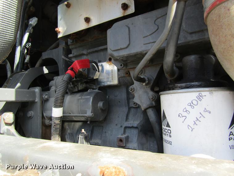 image for item DC4484 2013 Ag-Chem RoGator RG1100 self-propelled dry spreader applicator