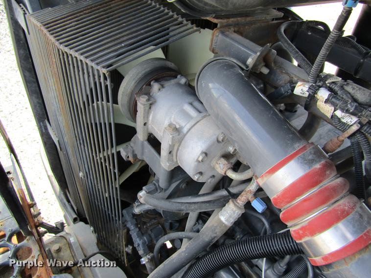 image for item DC4484 2013 Ag-Chem RoGator RG1100 self-propelled dry spreader applicator