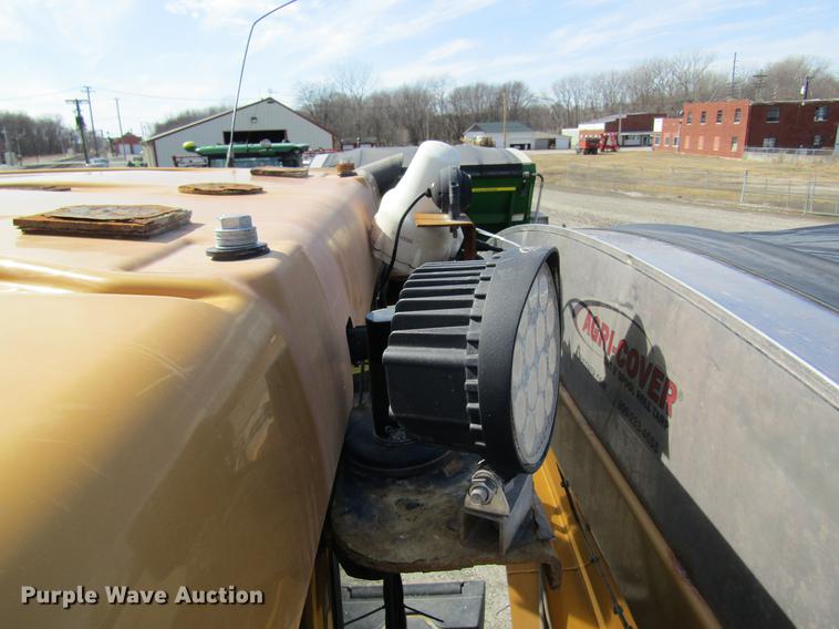 image for item DC4484 2013 Ag-Chem RoGator RG1100 self-propelled dry spreader applicator