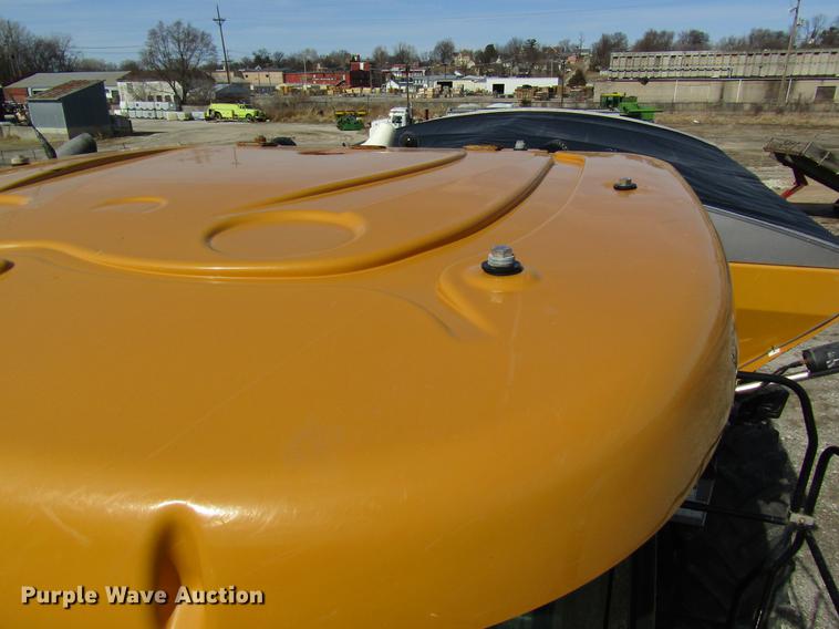 image for item DC4484 2013 Ag-Chem RoGator RG1100 self-propelled dry spreader applicator