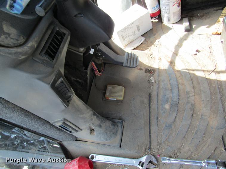 image for item DC4484 2013 Ag-Chem RoGator RG1100 self-propelled dry spreader applicator