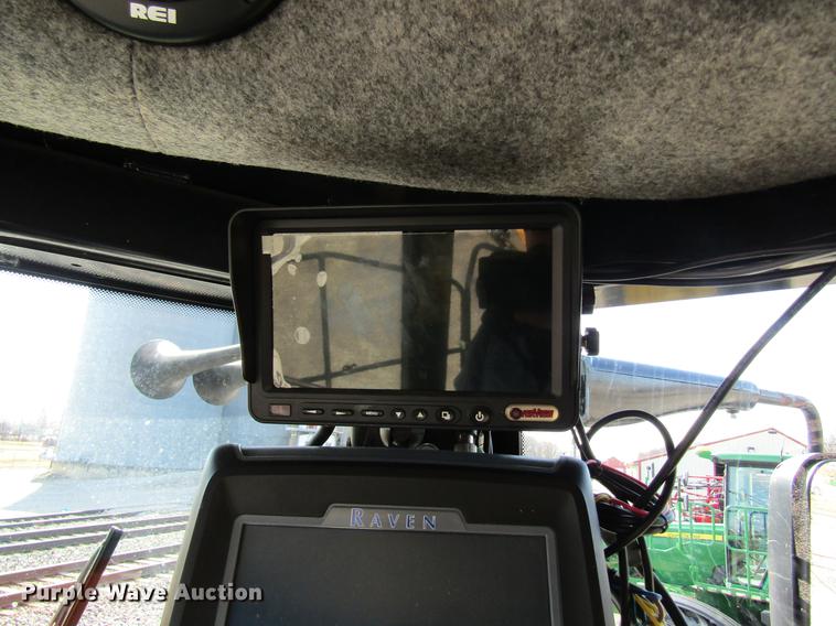 image for item DC4484 2013 Ag-Chem RoGator RG1100 self-propelled dry spreader applicator