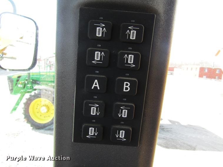 image for item DC4484 2013 Ag-Chem RoGator RG1100 self-propelled dry spreader applicator