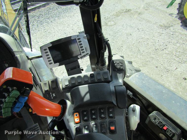 image for item DC4484 2013 Ag-Chem RoGator RG1100 self-propelled dry spreader applicator