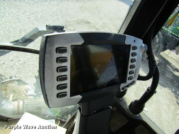 image for item DC4484 2013 Ag-Chem RoGator RG1100 self-propelled dry spreader applicator