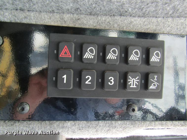 image for item DC4484 2013 Ag-Chem RoGator RG1100 self-propelled dry spreader applicator