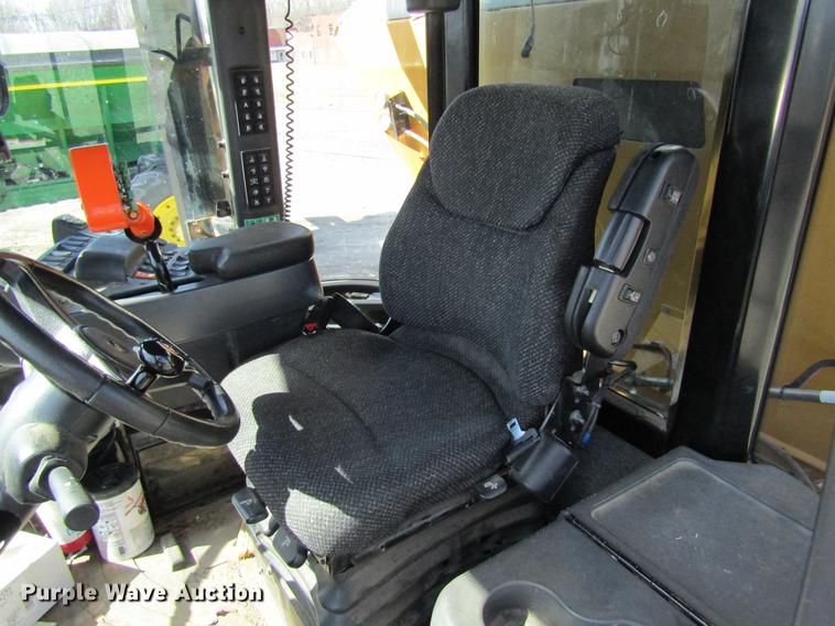 image for item DC4484 2013 Ag-Chem RoGator RG1100 self-propelled dry spreader applicator