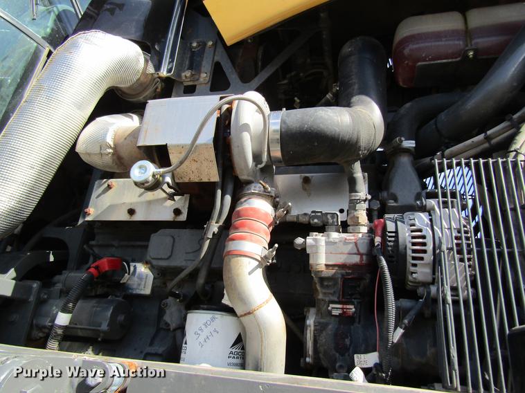 image for item DC4484 2013 Ag-Chem RoGator RG1100 self-propelled dry spreader applicator