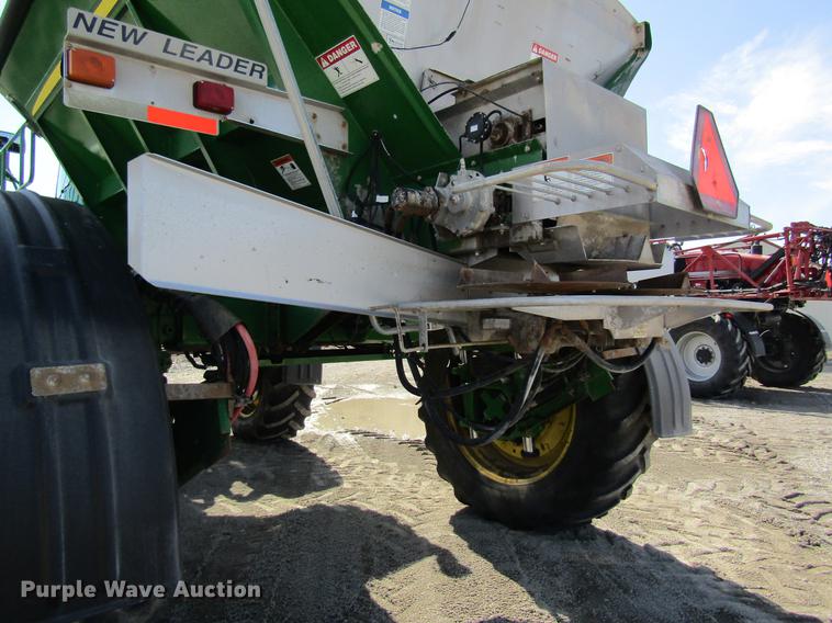 image for item DC4485 2011 John Deere 4930 self-propelled dry spreader applicator