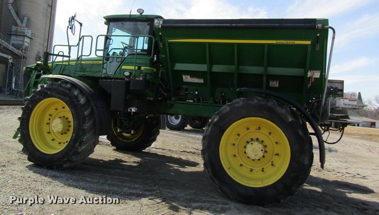 image for item DC4485 2011 John Deere 4930 self-propelled dry spreader applicator