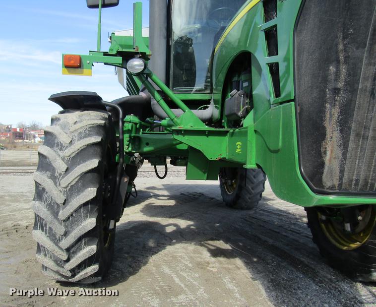 image for item DC4485 2011 John Deere 4930 self-propelled dry spreader applicator