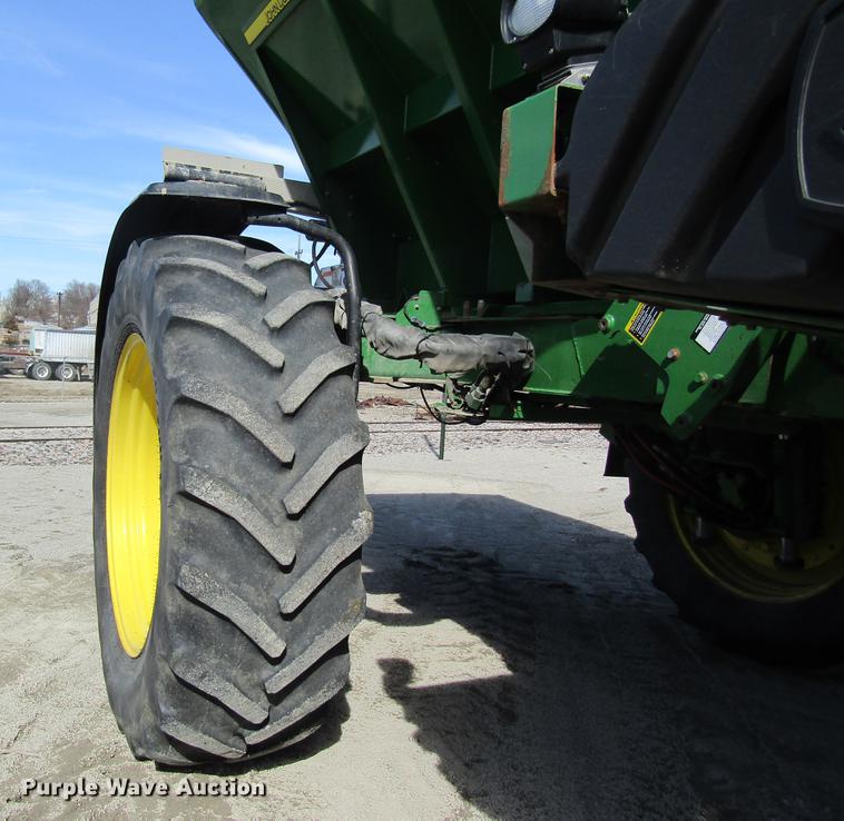 image for item DC4485 2011 John Deere 4930 self-propelled dry spreader applicator