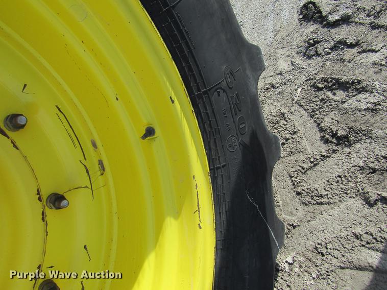 image for item DC4485 2011 John Deere 4930 self-propelled dry spreader applicator