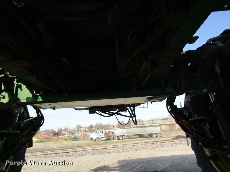 image for item DC4485 2011 John Deere 4930 self-propelled dry spreader applicator