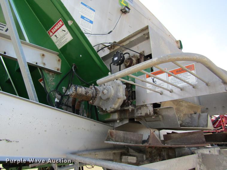 image for item DC4485 2011 John Deere 4930 self-propelled dry spreader applicator