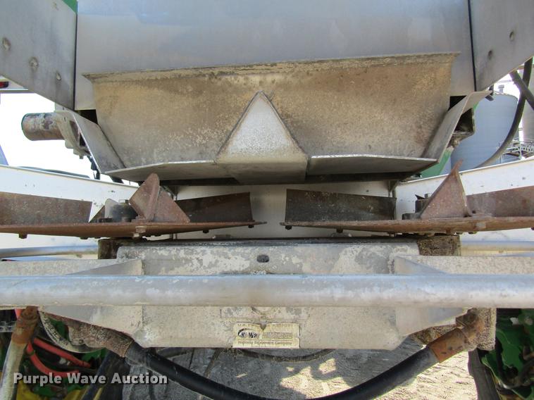 image for item DC4485 2011 John Deere 4930 self-propelled dry spreader applicator