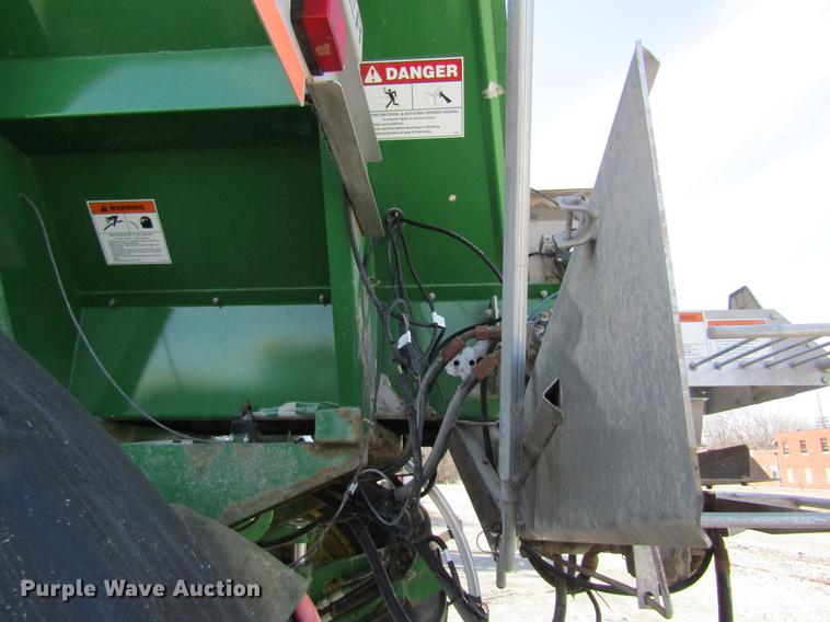 image for item DC4485 2011 John Deere 4930 self-propelled dry spreader applicator