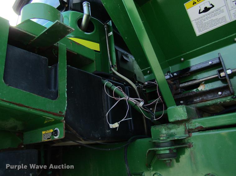 image for item DC4485 2011 John Deere 4930 self-propelled dry spreader applicator