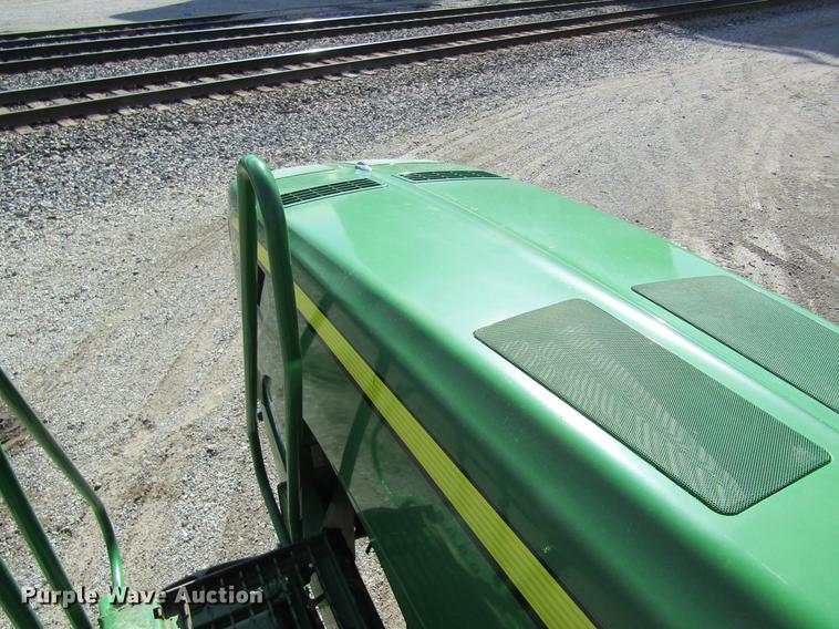 image for item DC4485 2011 John Deere 4930 self-propelled dry spreader applicator