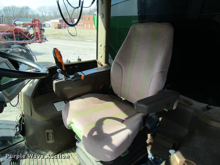 image for item DC4485 2011 John Deere 4930 self-propelled dry spreader applicator