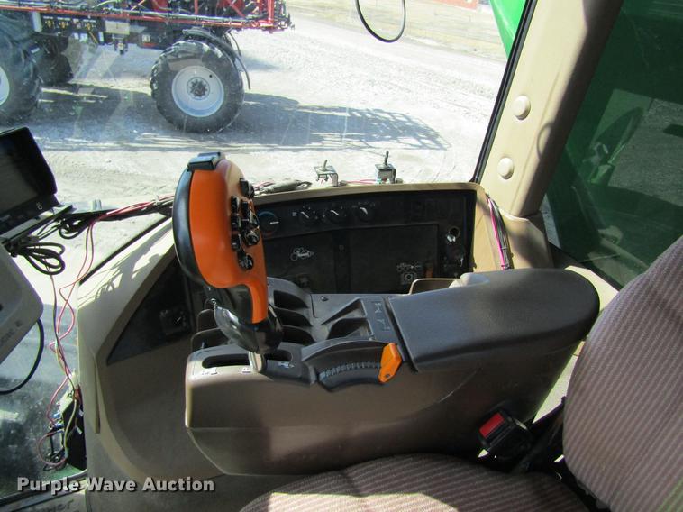 image for item DC4485 2011 John Deere 4930 self-propelled dry spreader applicator