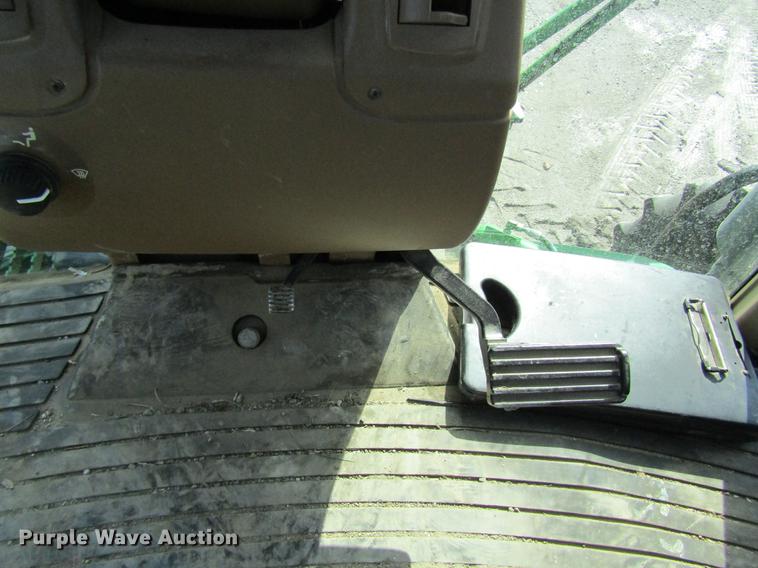 image for item DC4485 2011 John Deere 4930 self-propelled dry spreader applicator